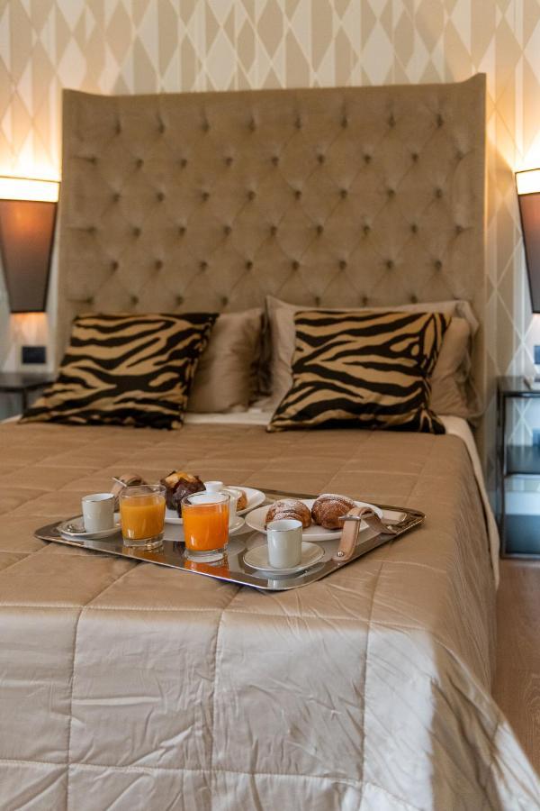 Palazzo Nana Suites & Apartments 那不勒斯 外观 照片